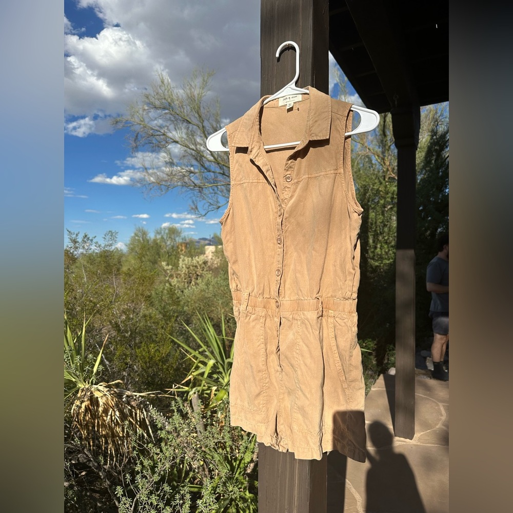 Cloth & Stone Beige Sleeveless Romper